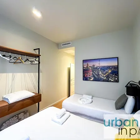 111- Urban Theatre De La Madeleine *