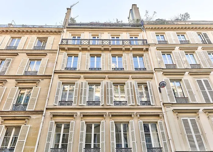 111- Urban Theatre De La Madeleine Paris