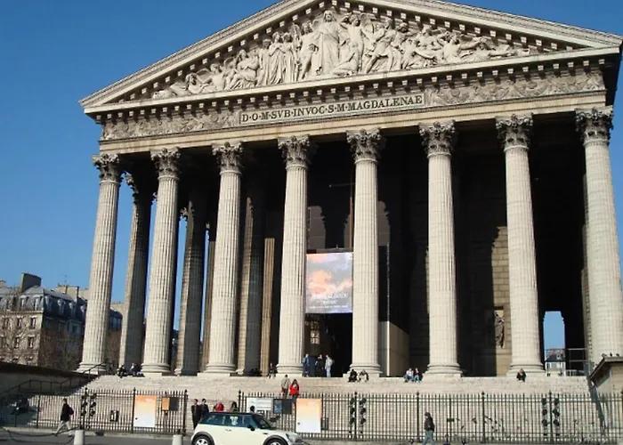 111- Urban Theatre De La Madeleine * Paris